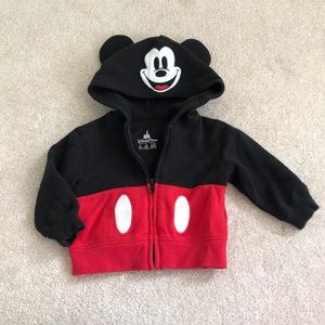 Disney • Mickey Sweatshirt